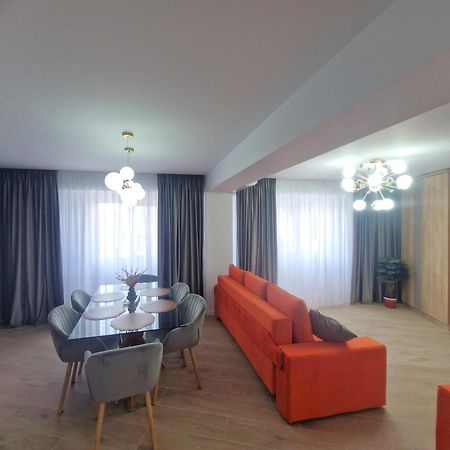Ultracentral Luxury Apartament Curtea De Arges Bagian luar foto