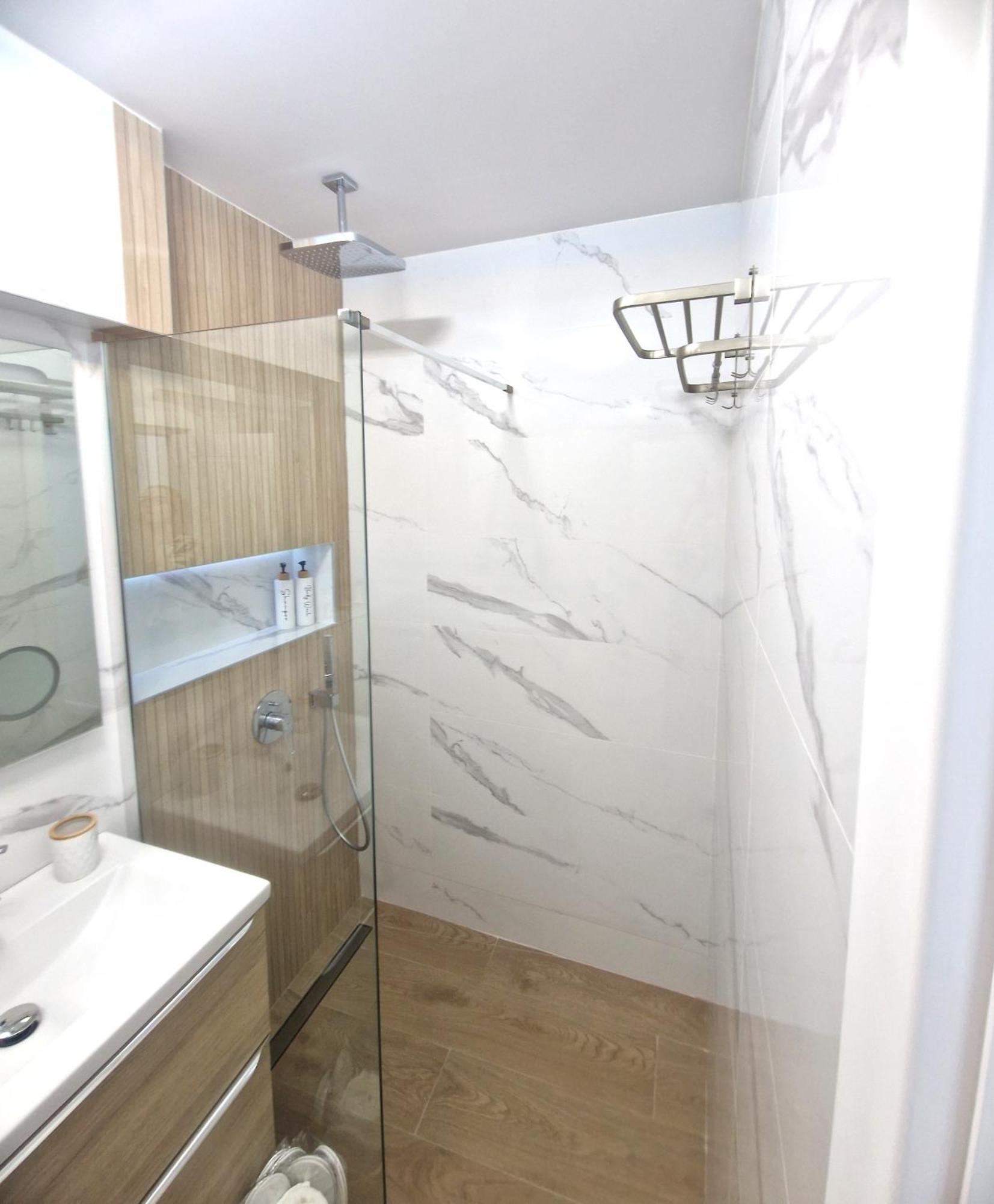 Ultracentral Luxury Apartament Curtea De Arges Bagian luar foto