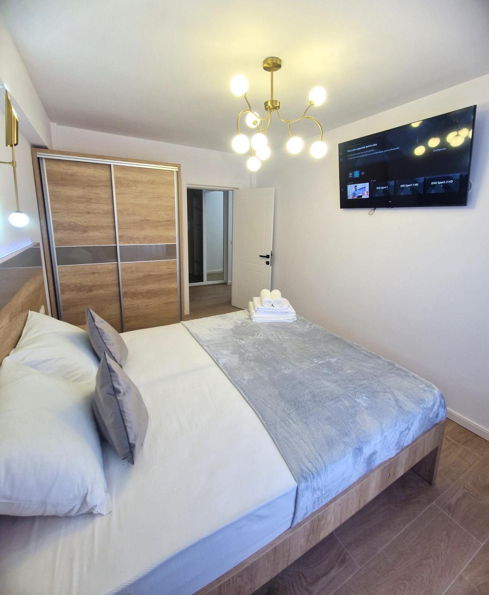 Ultracentral Luxury Apartament Curtea De Arges Bagian luar foto