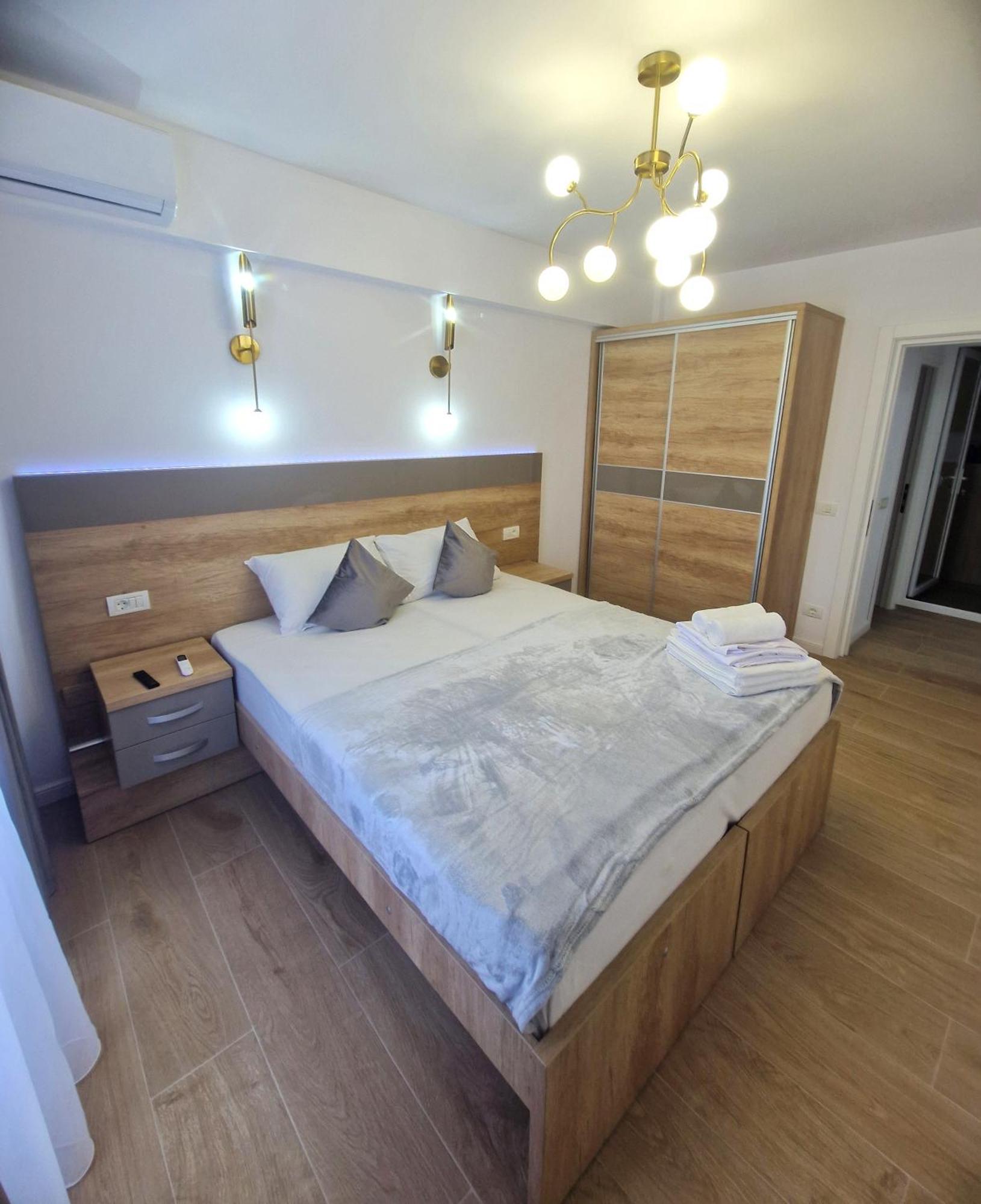 Ultracentral Luxury Apartament Curtea De Arges Bagian luar foto