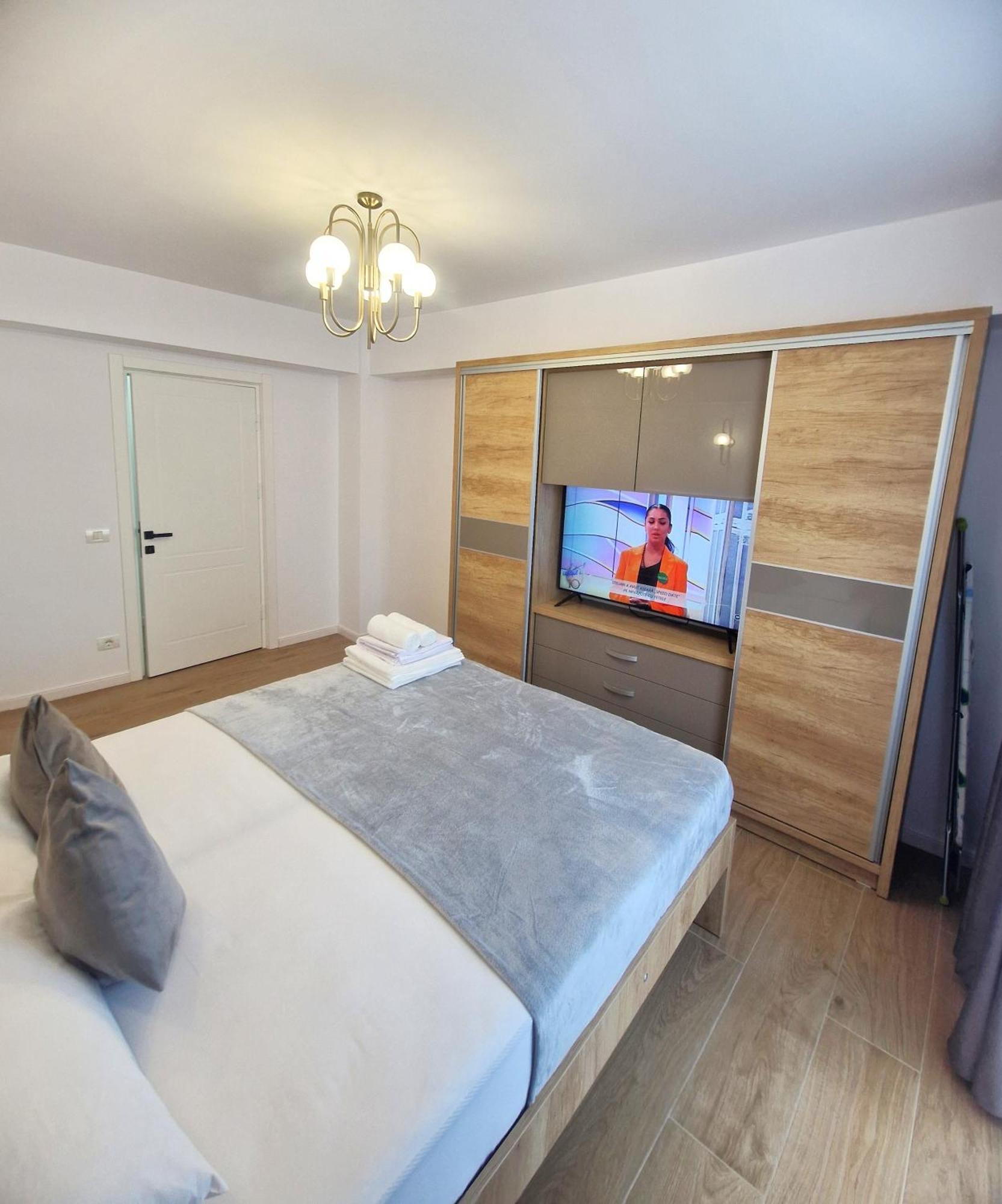 Ultracentral Luxury Apartament Curtea De Arges Bagian luar foto